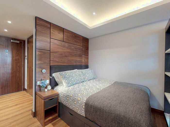 Apartment To Rent In Apt, Oasis Residence #, LS2