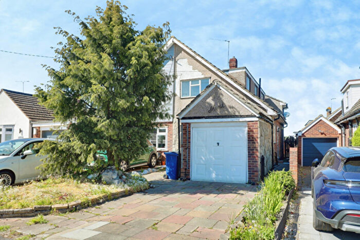 3 Bedroom Semi-Detached House To Rent In Hillcrest Road, Stanford-le-hope, SS17