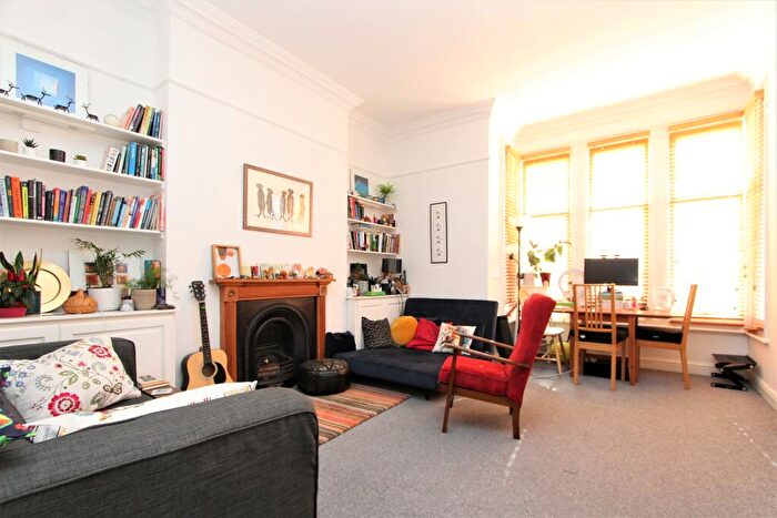 2 Bedroom Apartment To Rent In Baronsmere Road, East Finchley, London, N2