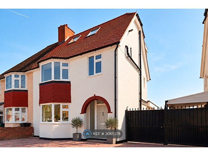4 Bedroom Semi-Detached House To Rent In Roseberry Gardens, Dartford, DA1