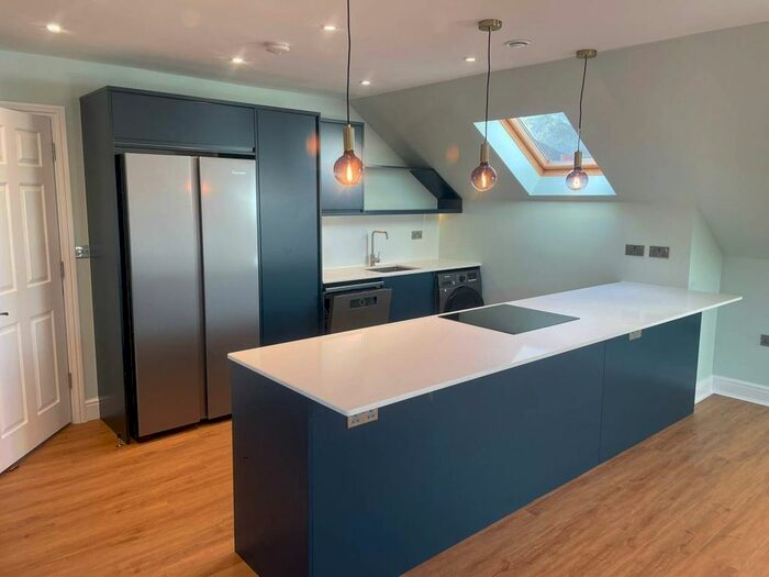 2 Bedroom Flat To Rent In Woodmill Court, London Road, Ascot, SL5