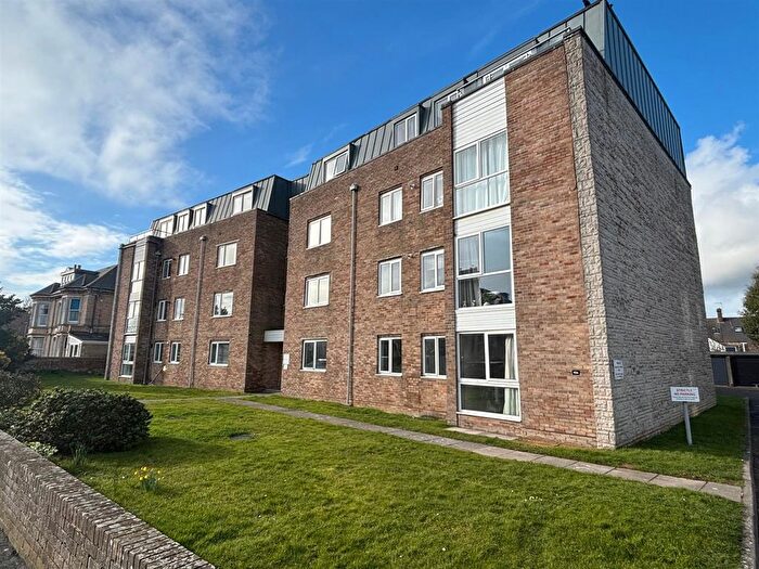 2 Bedroom Flat For Sale In Alexandra Road, Weymouth, DT4