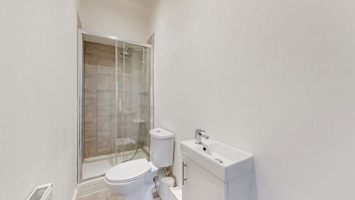 2 Bedroom Flat To Rent In /, Duke Street, Denistoun, G31