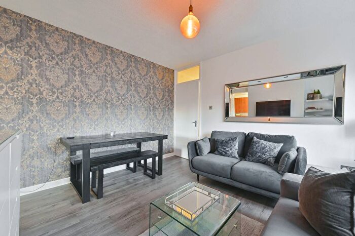 1 Bedroom Flat For Sale In Halton Road, Highbury And Islington, London, N1