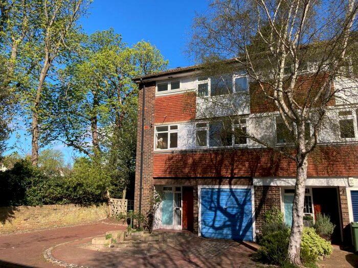 4 Bedroom Town House To Rent In Pymers Mead Dulwich, SE21