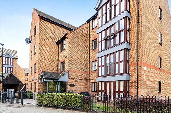 1 Bedroom Apartment For Sale In Ireton Street, London, E3
