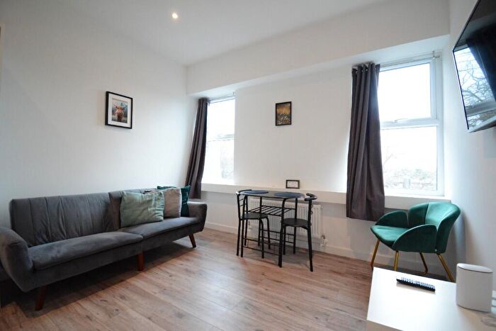 1 Bedroom Flat To Rent In Rickfords Hill, Aylesbury, HP20