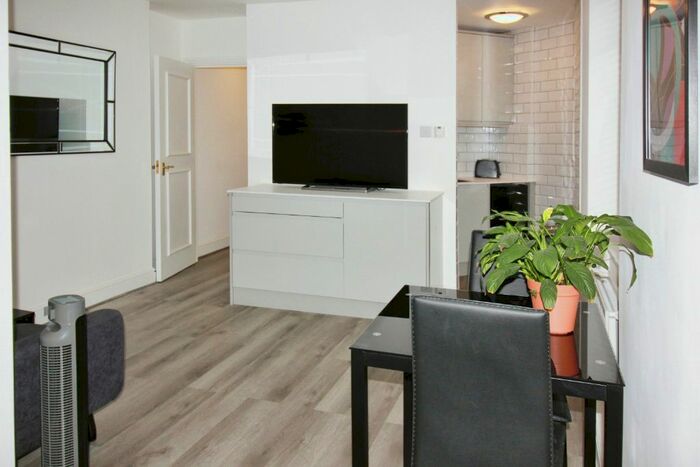 1 Bedroom Studio To Rent In Harrowby Street, Marylebone, London, W1H