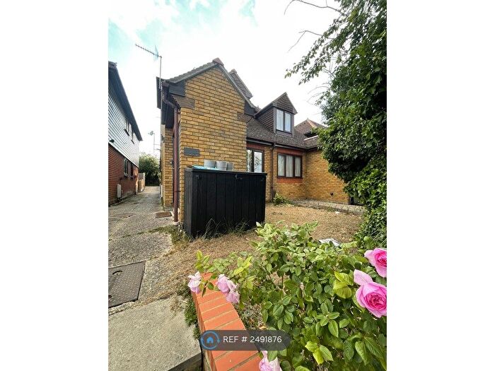 1 Bedroom Flat To Rent In Swan Lane, Wickford, SS11