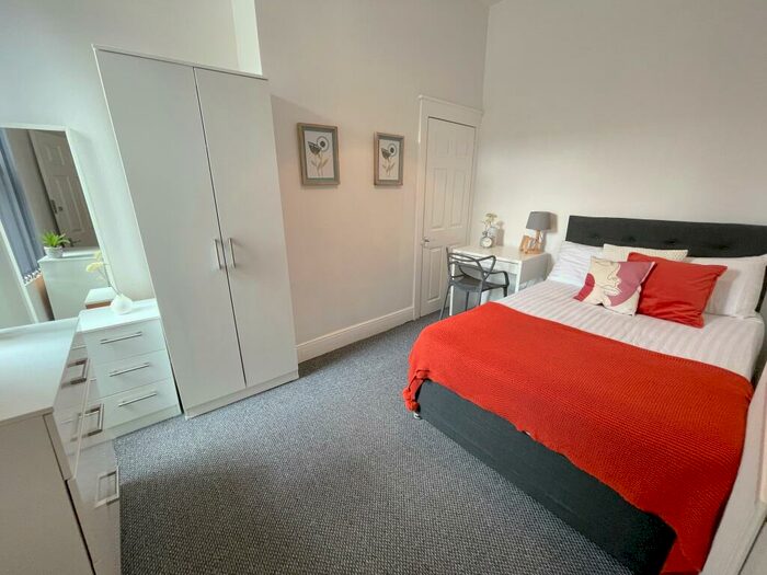 3 Bedroom House To Rent In Cotswold Street, L7