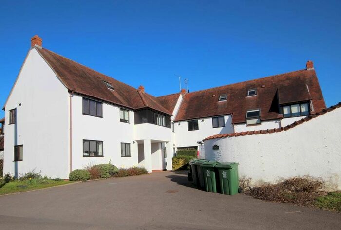 2 Bedroom Flat To Rent In Greens Keeps, Haddenham, HP17