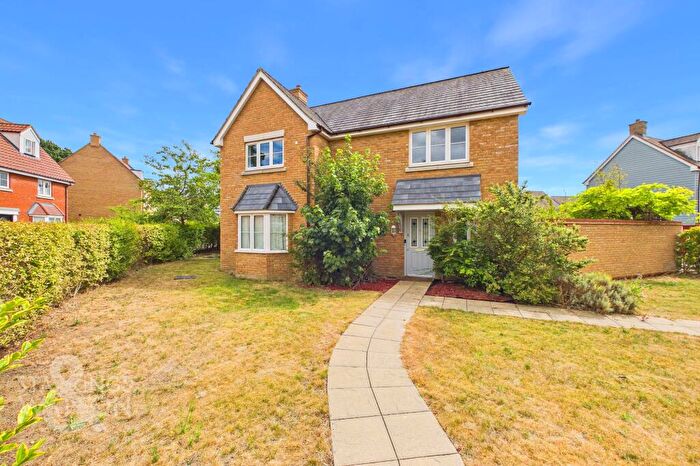 4 Bedroom Detached House For Sale In Wisteria Drive, Wymondham, NR18