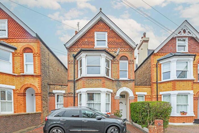 3 Bedroom Flat To Rent In Minerva Road, Kingston, KT1