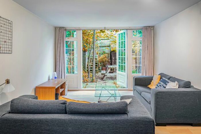 4 Bedroom Town House To Rent In Rotherham Walk, London, SE1