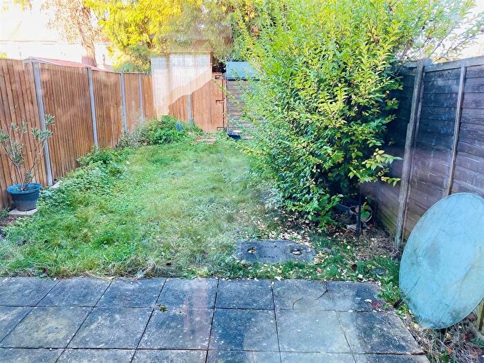 3 Bedroom Terraced House For Sale In Sark Close, Heston, Hounslow, TW5