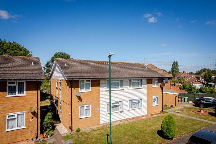 2 Bedroom Flat For Sale In Bisley Close, Worcester Park, KT4
