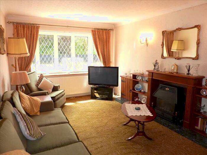 2 Bedroom Detached Bungalow For Sale In The Oval, Scartho, Grimsby, DN33