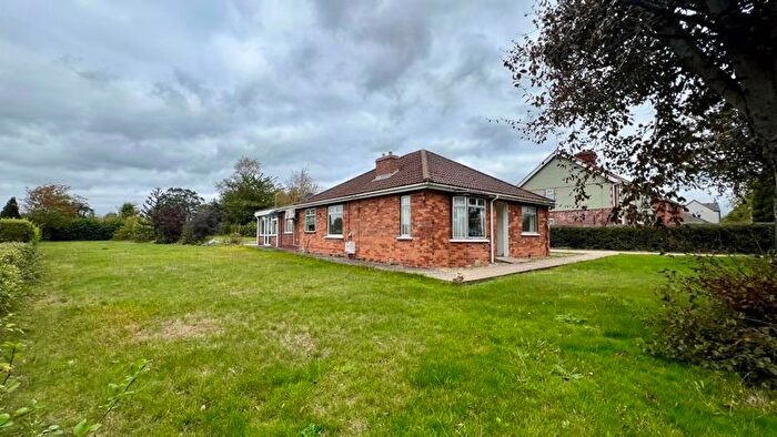 4 Bedroom Detached Bungalow For Sale In Brigg Road, Hibaldstow, DN20