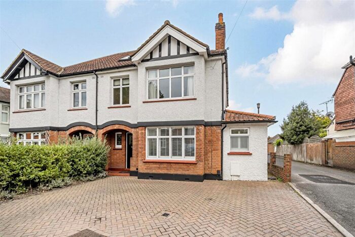 4 Bedroom Semi-Detached House For Sale In Geneva Road, Kingston Upon Thames, KT1