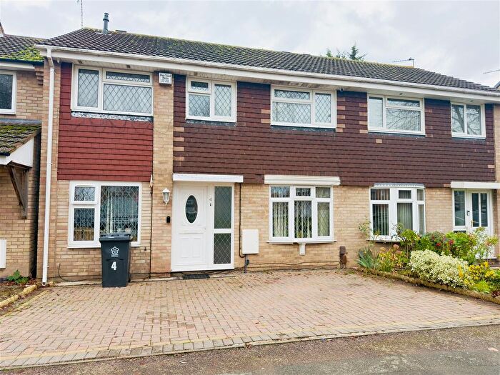 6 Bedroom Semi Detached House For Sale In Shearer Close, Rushey Mead, Leicester, LE4