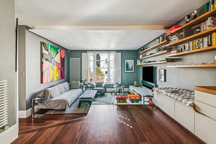 3 Bedroom Flat To Rent In Pembridge Crescent, Holland Park, W11