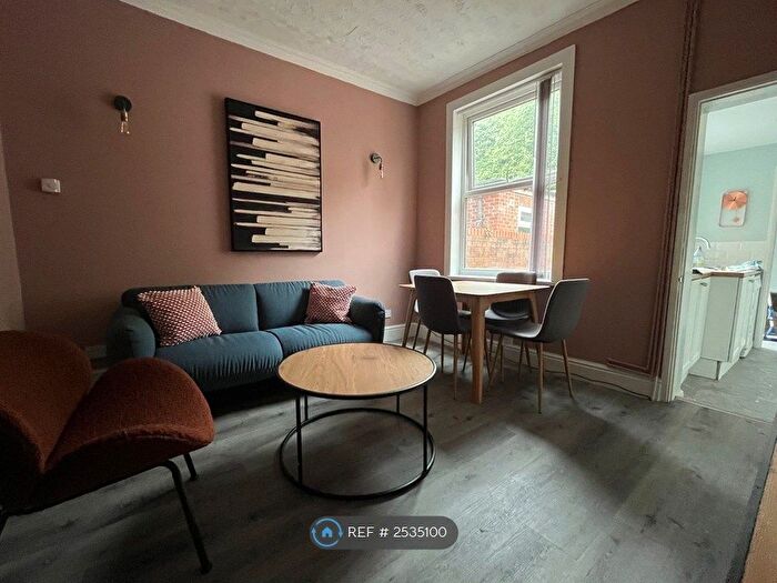 3 Bedroom Terraced House To Rent In Rosebery Avenue, Hull, HU5