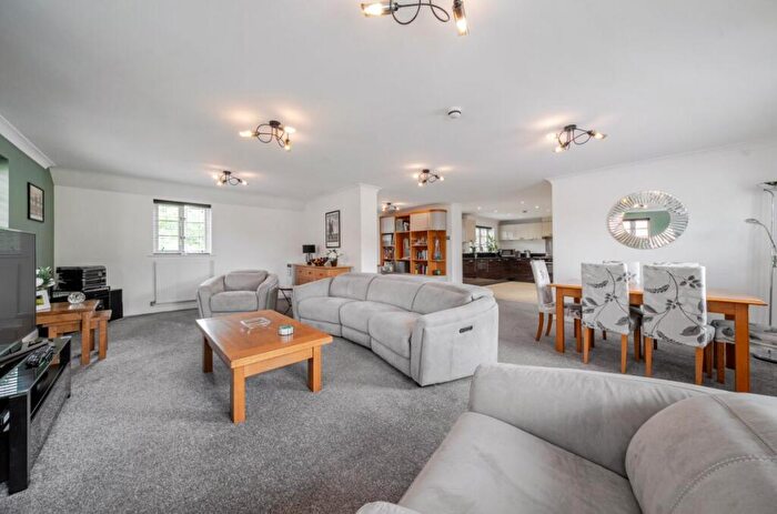 2 Bedroom Apartment For Sale In Dean Forest Way, Broughton, Milton Keynes, MK10