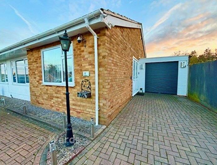 4 Bedroom Semi-Detached Bungalow For Sale In Linton Gore, Coxheath, Maidstone, Kent, ME17