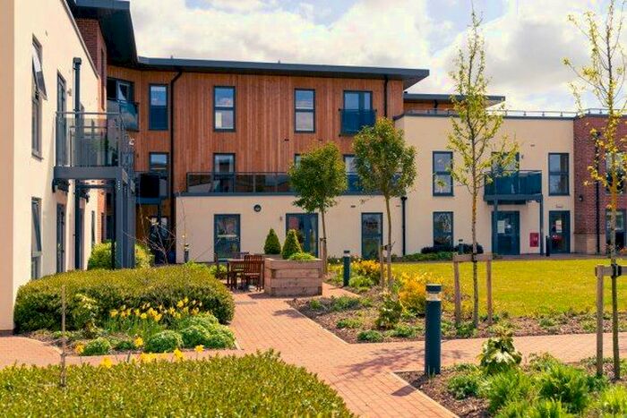 2 Bedroom Flat To Rent In Springfield Close, Stratford-Upon-Avon, CV37