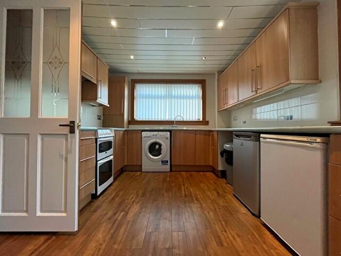 2 Bedroom Flat To Rent In Killearn Road, Greenock, PA15