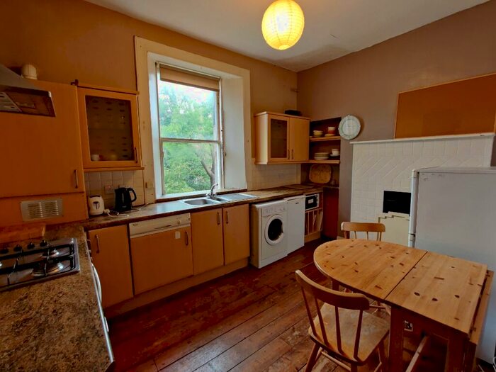 3 Bedroom Flat To Rent In Montague Street, Newington, Edinburgh, EH8