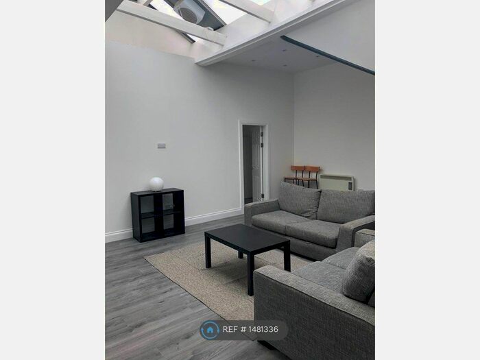 2 Bedroom Flat To Rent In Water Lane, Kilmarnock, KA1