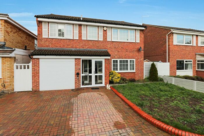 4 Bedroom Detached House For Sale In Long Drive, Burnham, Buckinghamshire, SL1