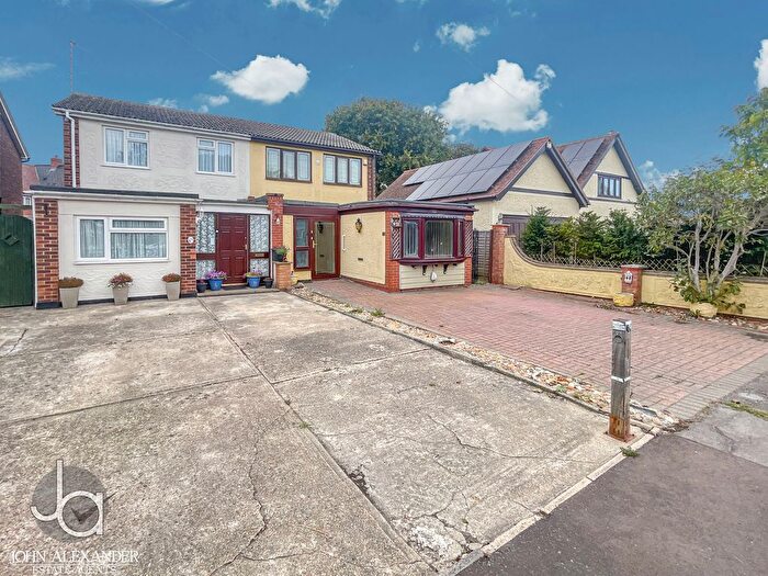 3 Bedroom Semi-Detached House For Sale In Chapel Road, Tiptree, Colchester, CO5