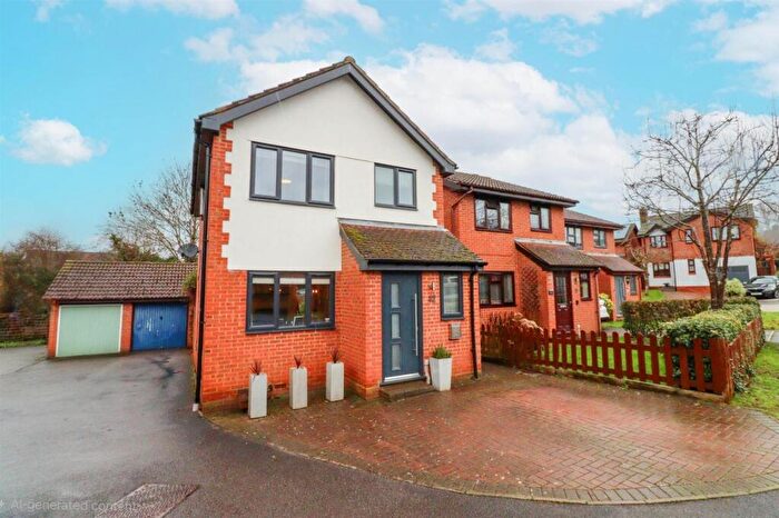 3 Bedroom Detached House For Sale In Hunnels Close, Church Crookham, Fleet, GU52
