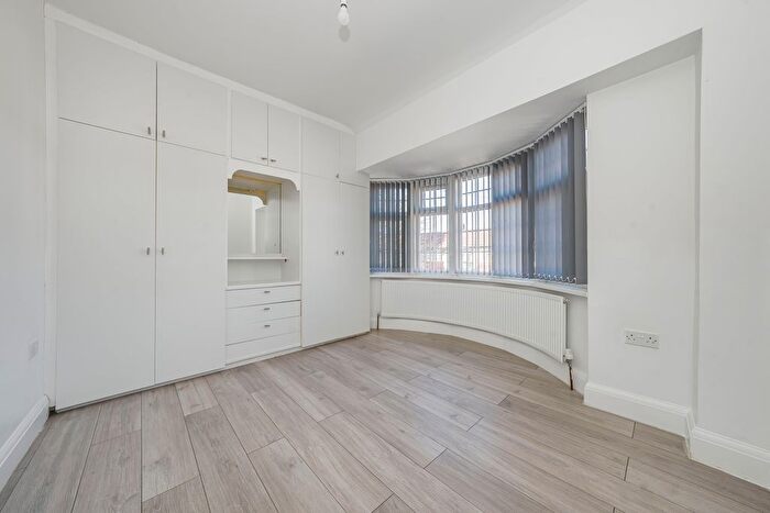 4 Bedroom Terraced House To Rent In Ascot Gardens, Southall, UB1