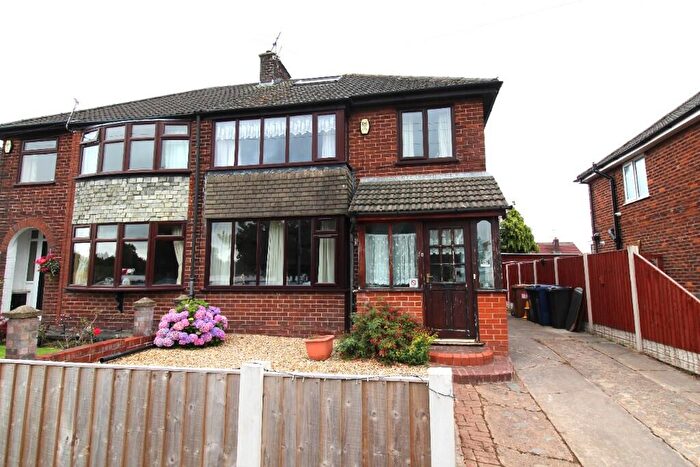 3 Bedroom Semi-Detached House For Sale In Severn Drive, Walton Le Dale, PR5