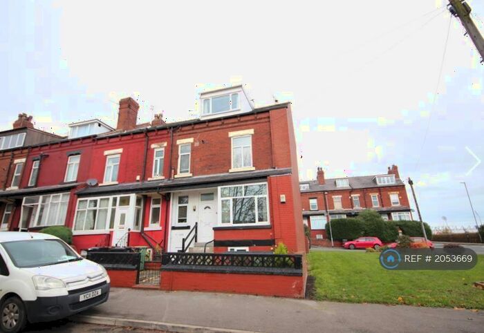 4 Bedroom End Of Terrace House To Rent In Talbot View, Leeds, LS4