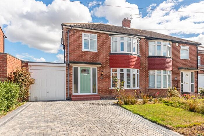 3 Bedroom Semi-Detached House For Sale In Winchester Walk, Wideopen, NE13