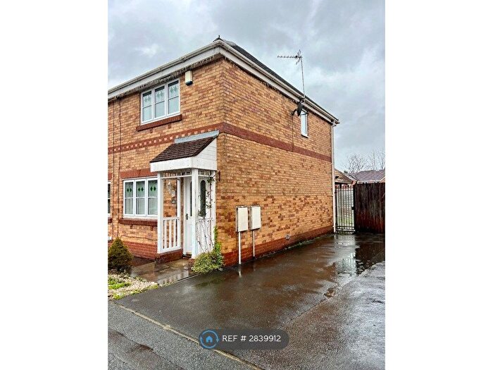 3 Bedroom Semi Detached House To Rent In Hinchley Way, Manchester, M27