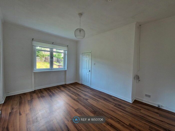 3 Bedroom Terraced House To Rent In Braidcraft Road, Glasgow, G53