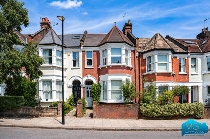 3 Bedroom Terraced House For Sale In Victoria Road, London, N22