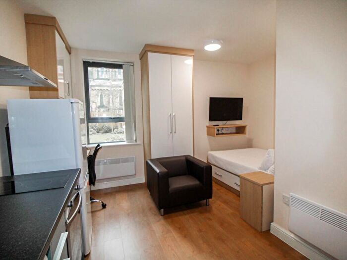 Apartment To Rent In Apt, Lofthouse Residence #, LS2