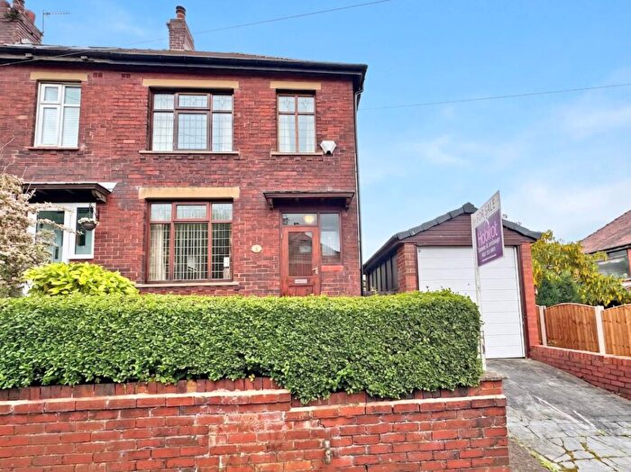 2 Bedroom End Of Terrace House For Sale In Hodge Road, Oldham, OL1