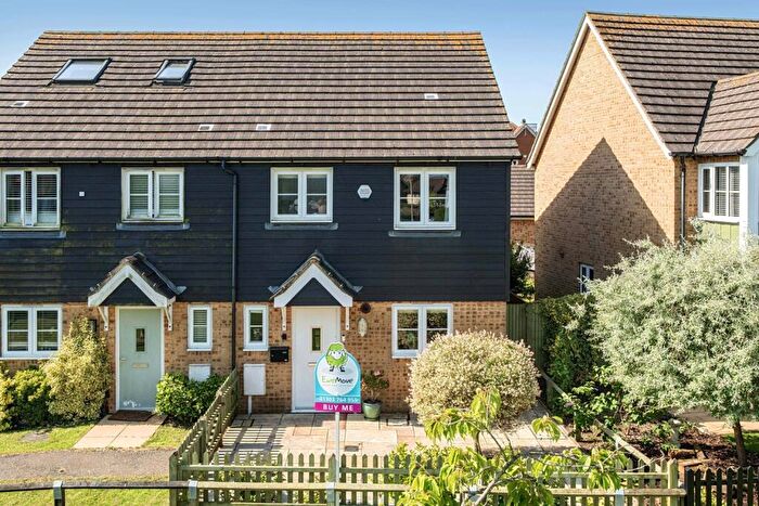3 Bedroom Semi Detached House For Sale In Kestrel Walk, Hawkinge, CT18