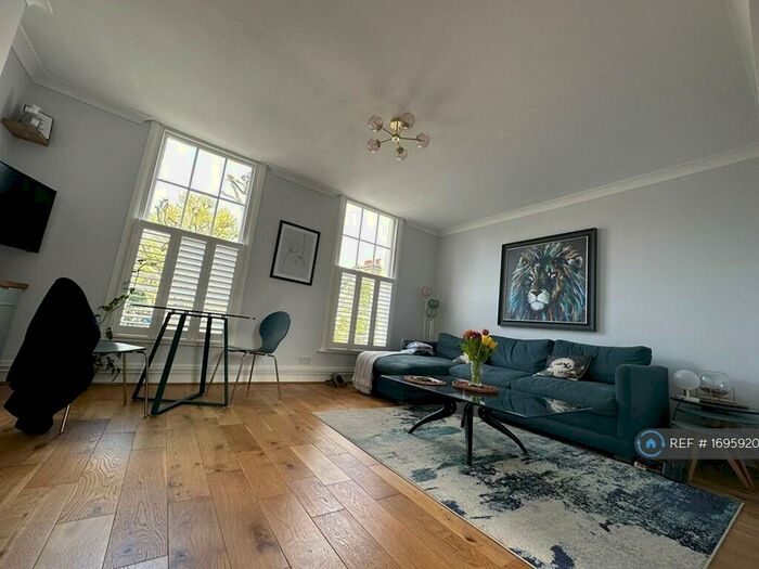 2 Bedroom Flat To Rent In Grosvenor Park, London, SE5