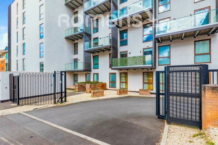 1 Bedroom Apartment To Rent In Grandview, GU14