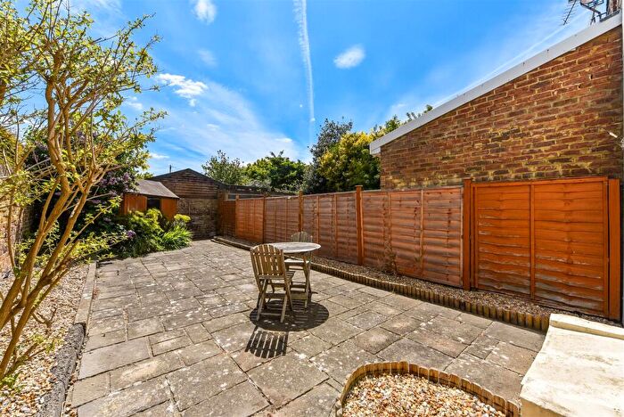 2 Bedroom End Of Terrace House For Sale In Caledonian Road, Chichester, PO19