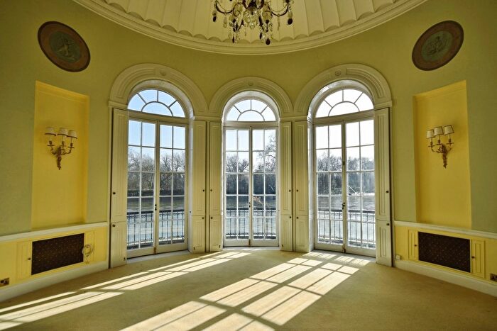 2 Bedroom Detached House To Rent In Park Road, Isleworth, Brentford, London, TW7