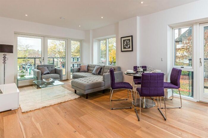 2 Bedroom Apartment To Rent In Holloway Road, N7